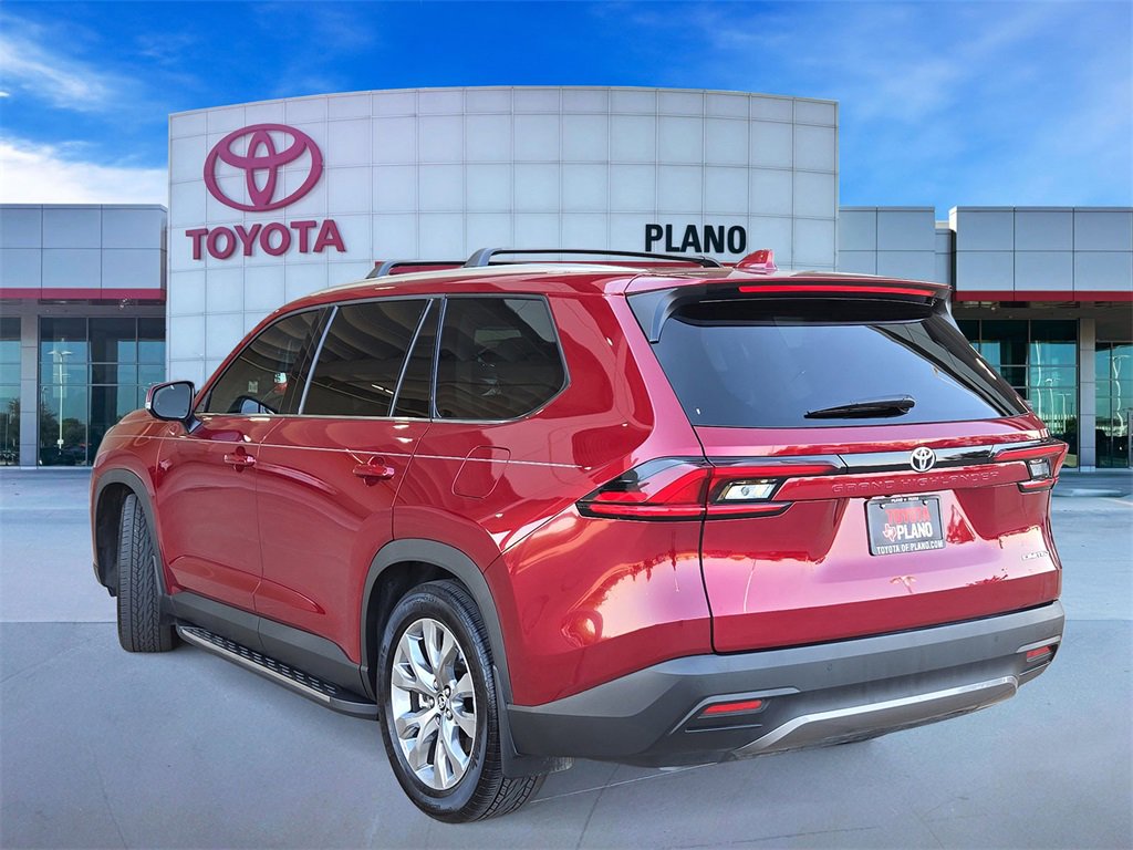 2025 Toyota Grand Highlander Limited photo 2