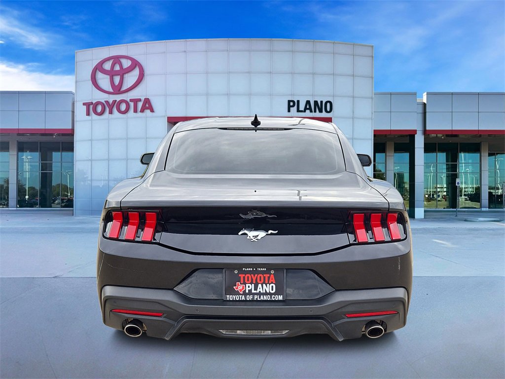 2024 Ford Mustang EcoBoost photo 2