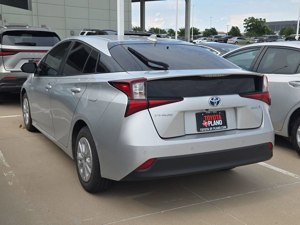 Used 2022 Toyota Prius L Hatchback