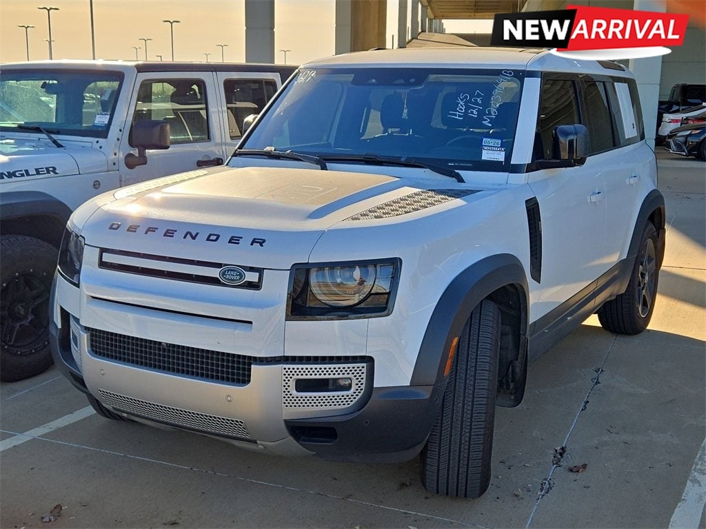 2021 Land Rover Defender SE's photo