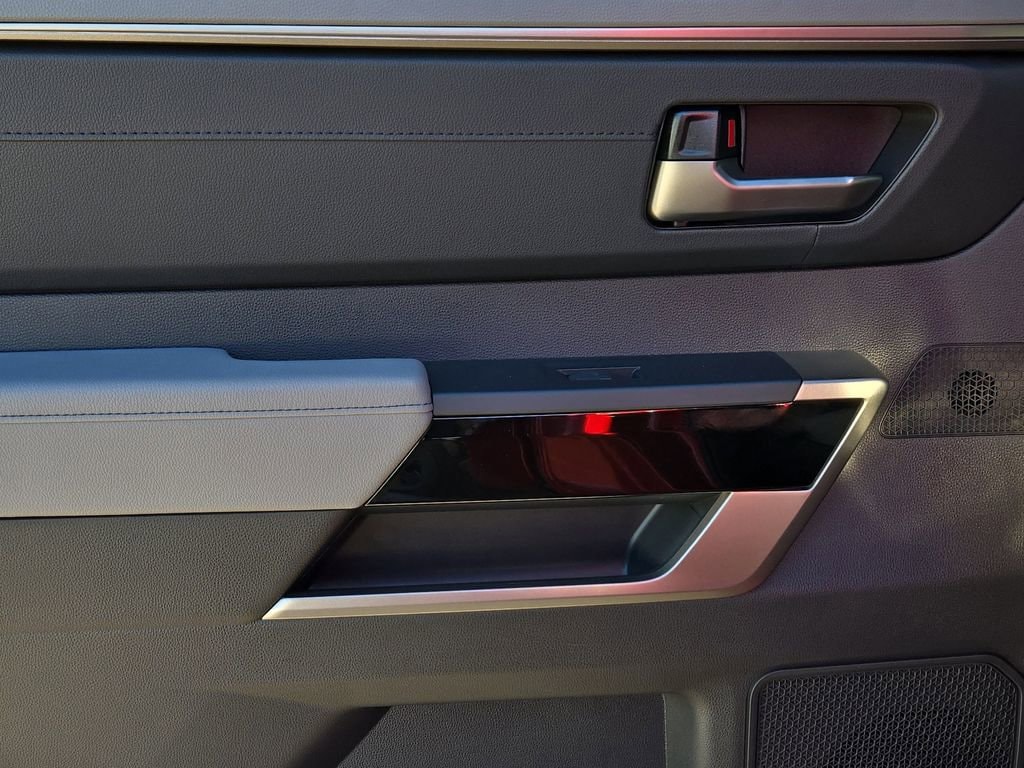 2026 Toyota Tundra Limited - Photo 12