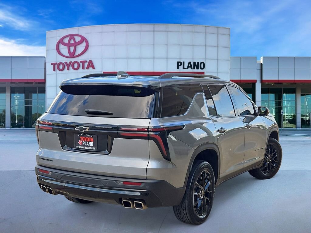 Used 2025 Chevrolet Traverse LT Sport Utility