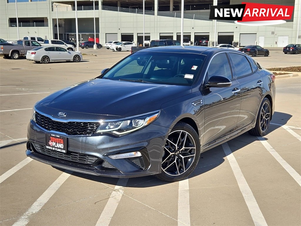 2020 Kia Optima SE's photo