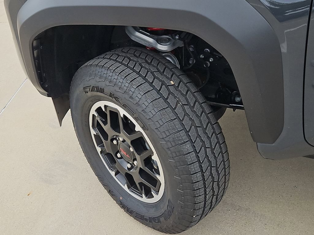 2025 Toyota Tacoma TRD Off Road - Photo 9