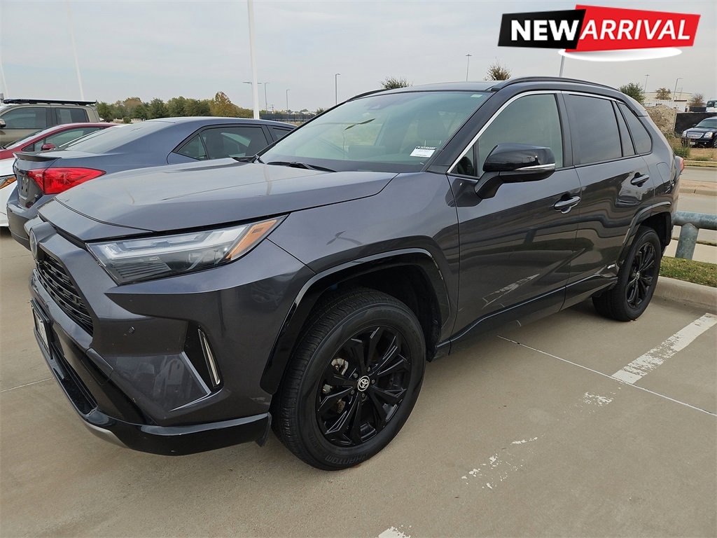 2023 Toyota RAV4 XSE's photo