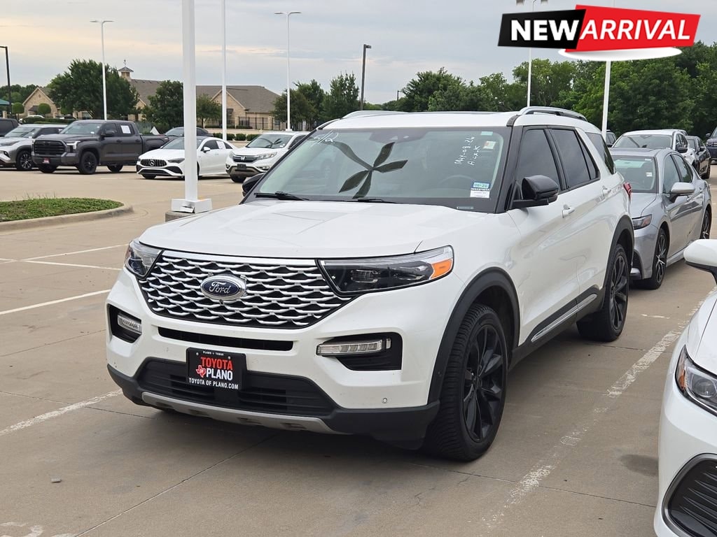 2022 Ford Explorer Platinum 4WD's photo