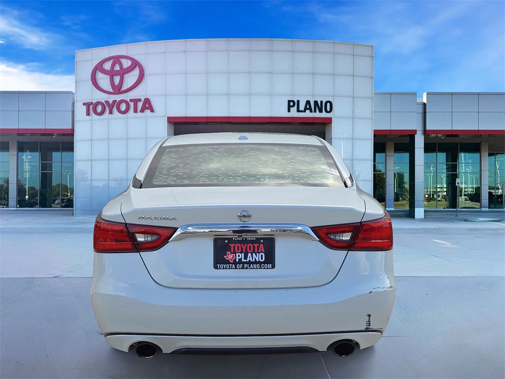 2017 Nissan Maxima S photo 3