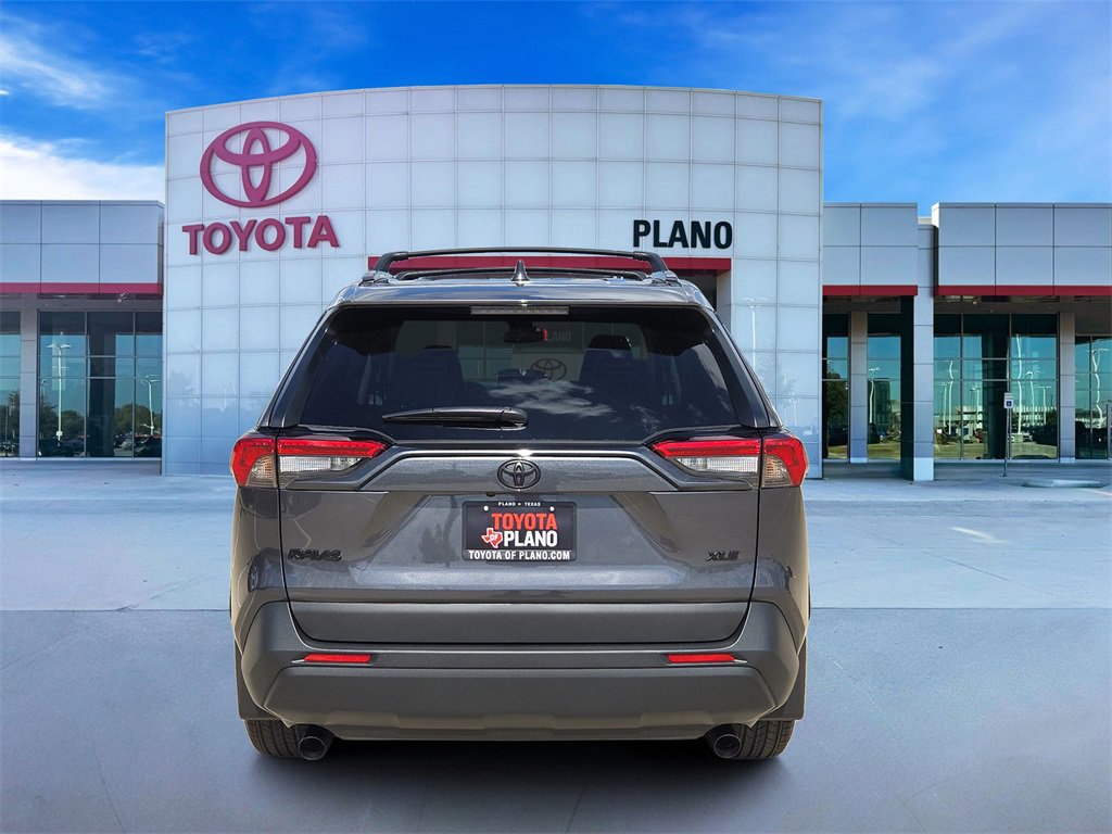 2025 Toyota RAV4 XLE Premium photo 3