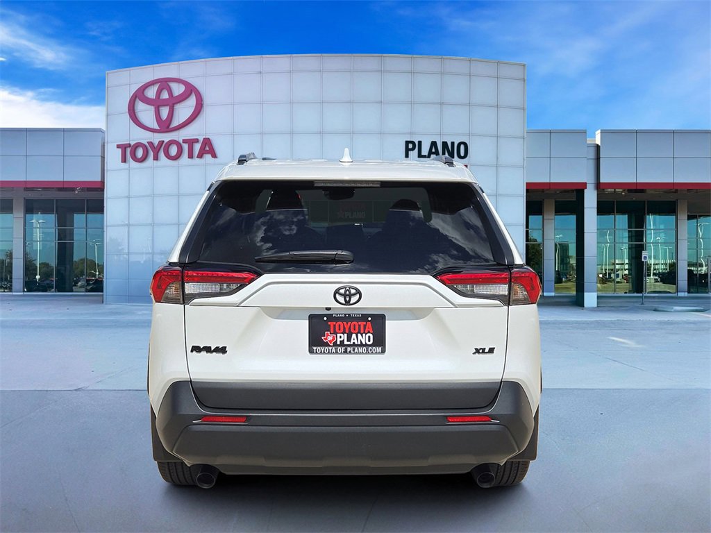 2025 Toyota RAV4 XLE Premium photo 3