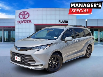 2025 Toyota Sienna Woodland Edition Passenger Van