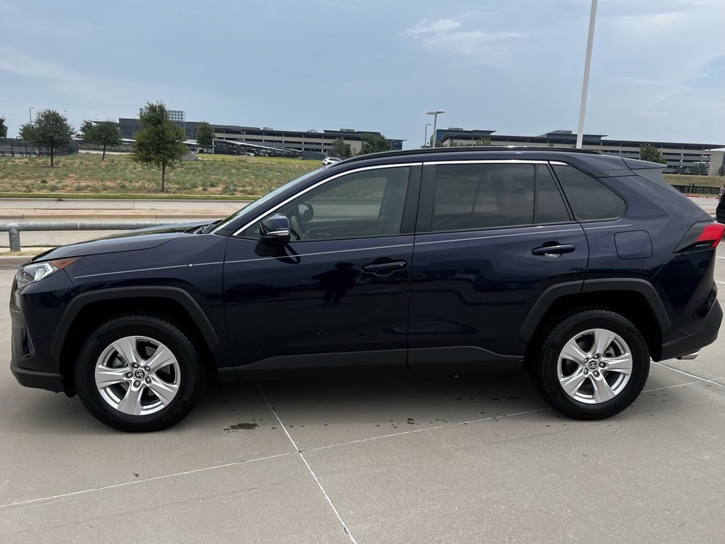 Used 2021 Toyota RAV4 XLE with VIN JTMP1RFV5MD080042 for sale in Plano, TX