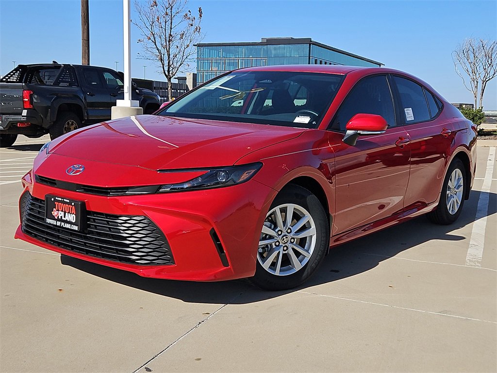 2026 Toyota Camry LE's photo