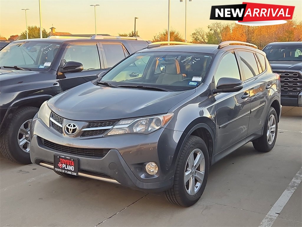2014 Toyota RAV4 XLE's photo