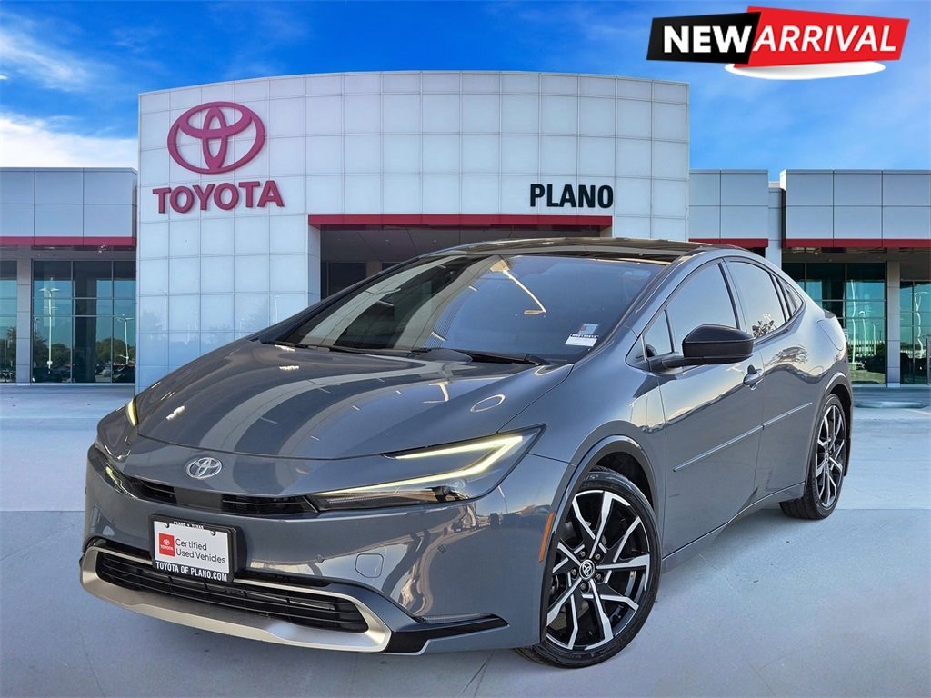 2024 Toyota Prius Prime XSE's photo