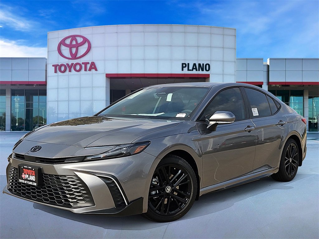 2026 Toyota Camry SE's photo