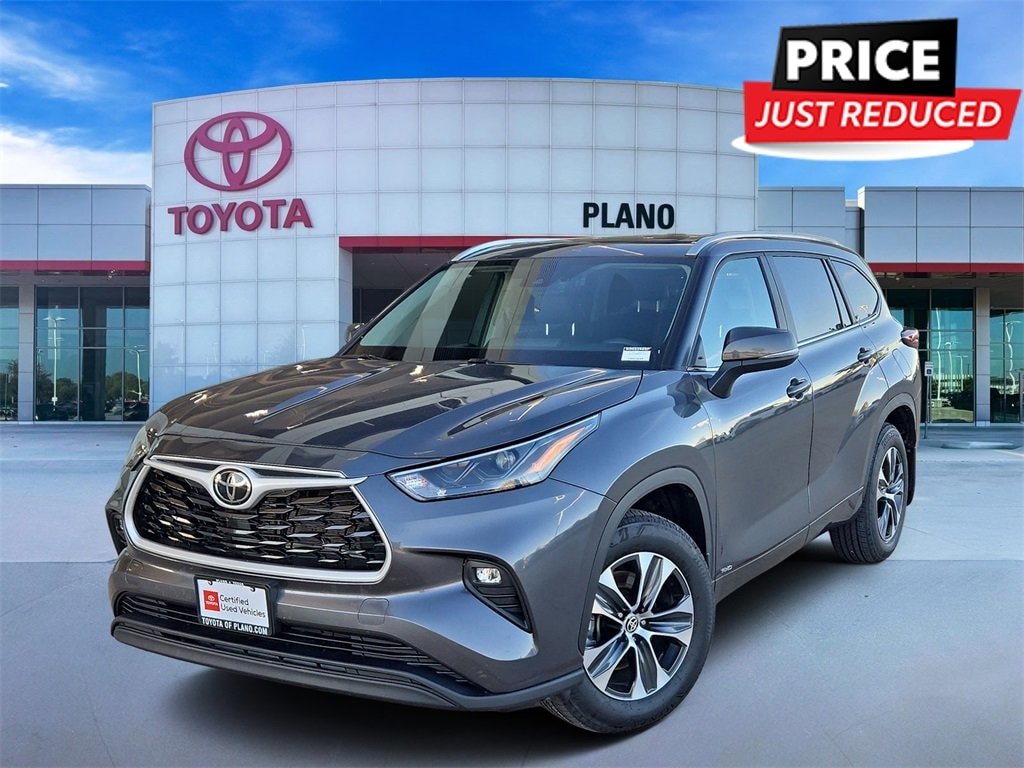 2025 Toyota Highlander XLE's photo