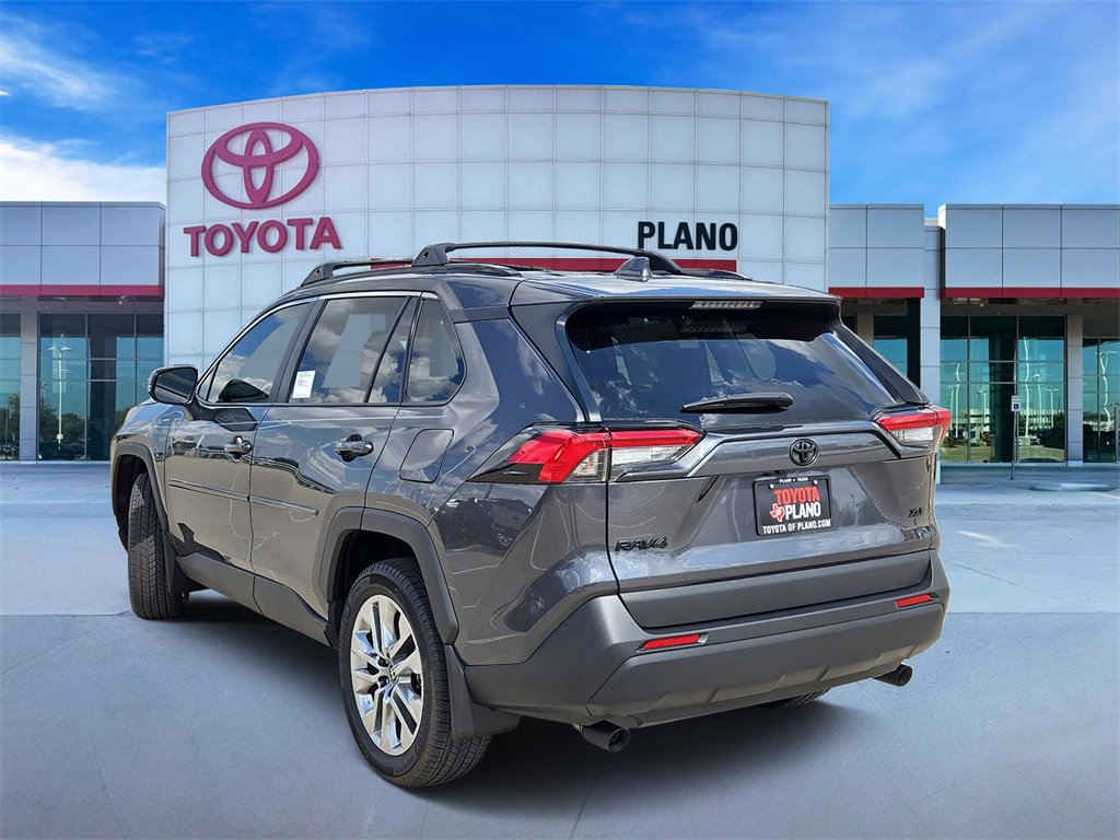 2025 Toyota RAV4 XLE Premium photo 2