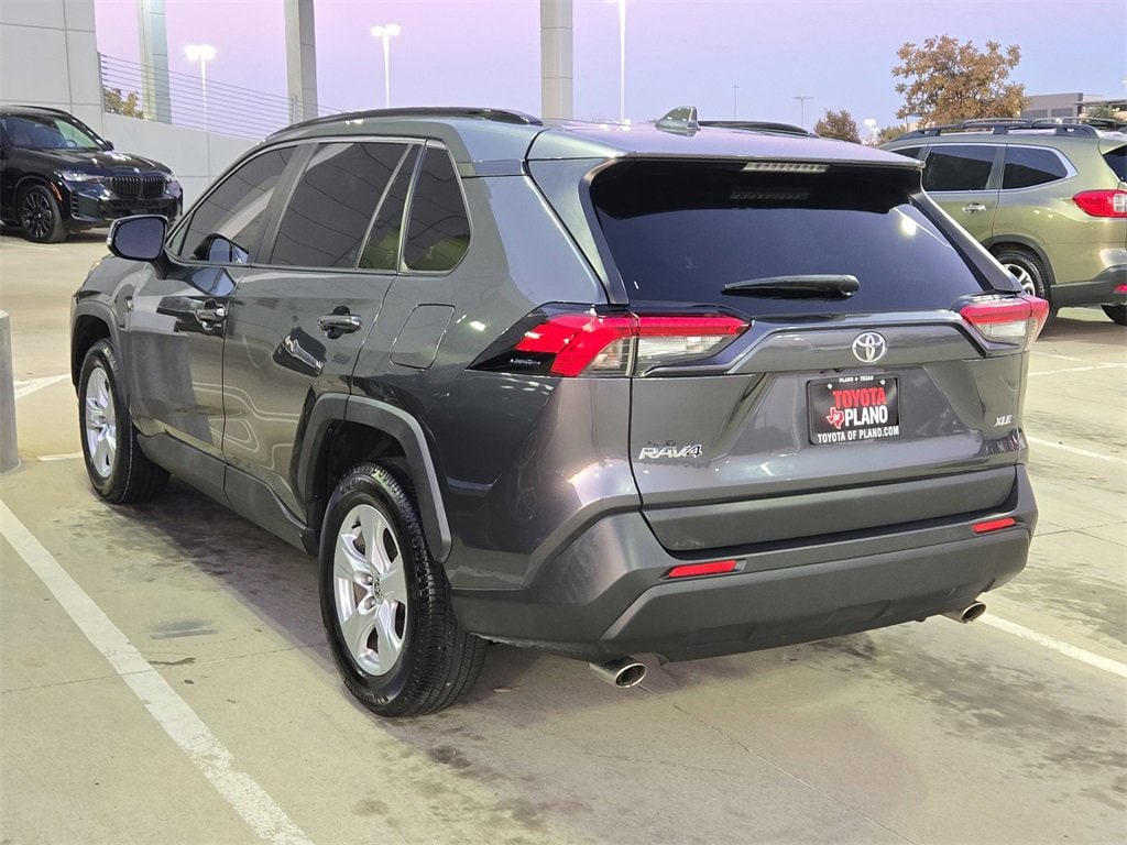 Used 2020 Toyota RAV4 XLE with VIN JTMW1RFVXLD045829 for sale in Northfield, Minnesota