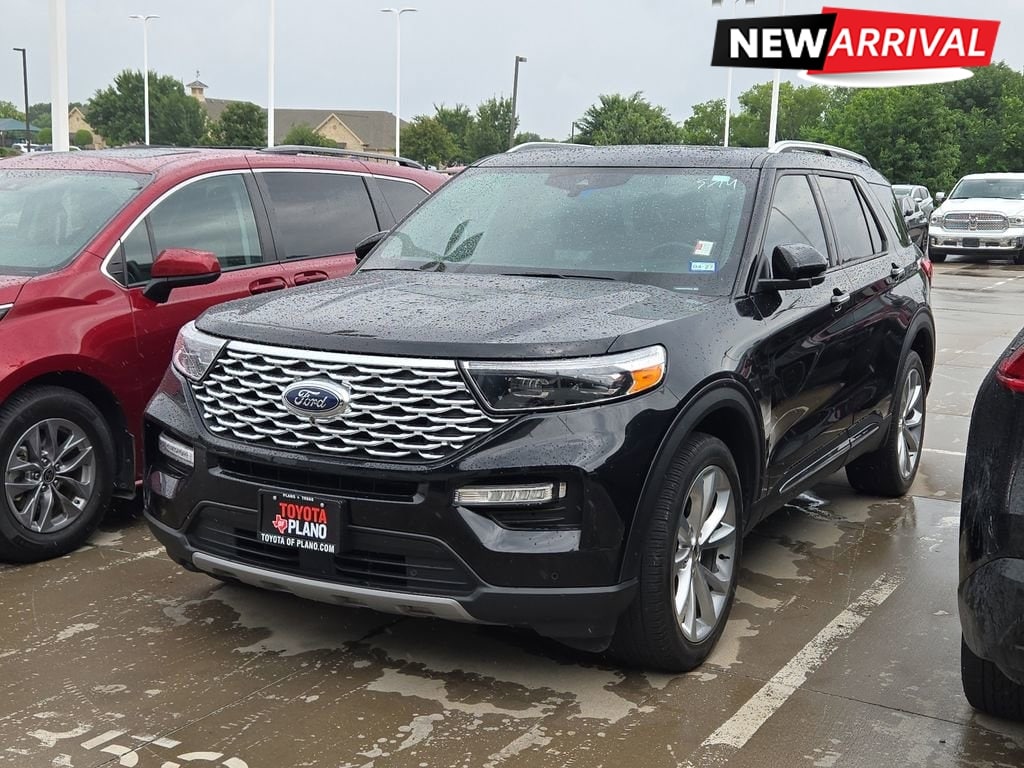 2023 Ford Explorer Platinum 4WD's photo