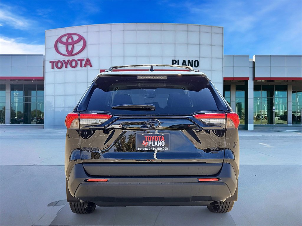 2025 Toyota RAV4 XLE Premium photo 3