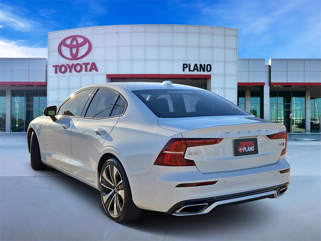 Used 2022 Volvo S60 B5 Momentum Sedan