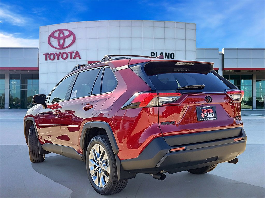 2025 Toyota RAV4 XLE Premium photo 2