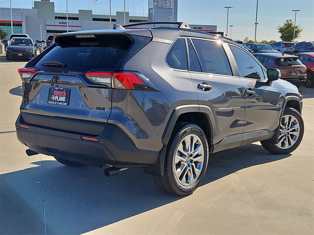 2025 Toyota RAV4 XLE Premium photo 4