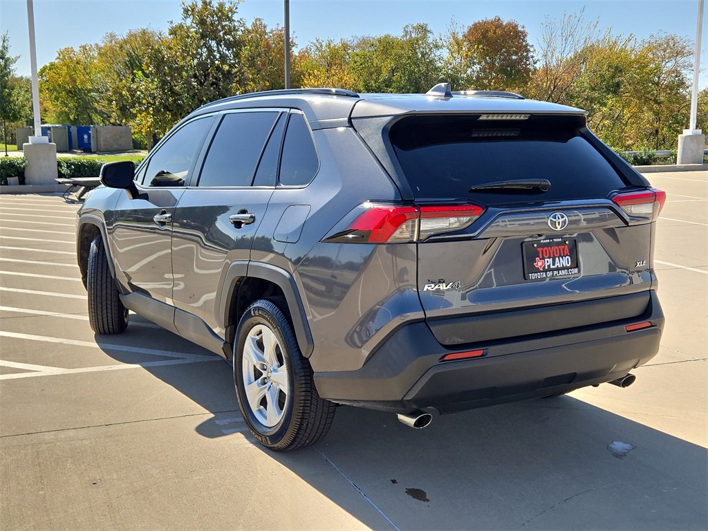 Used 2020 Toyota RAV4 XLE with VIN JTMW1RFVXLD045829 for sale in Northfield, Minnesota