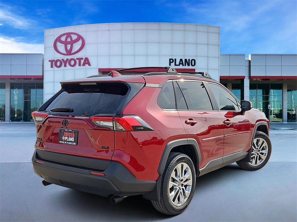 2025 Toyota RAV4 XLE Premium photo 4