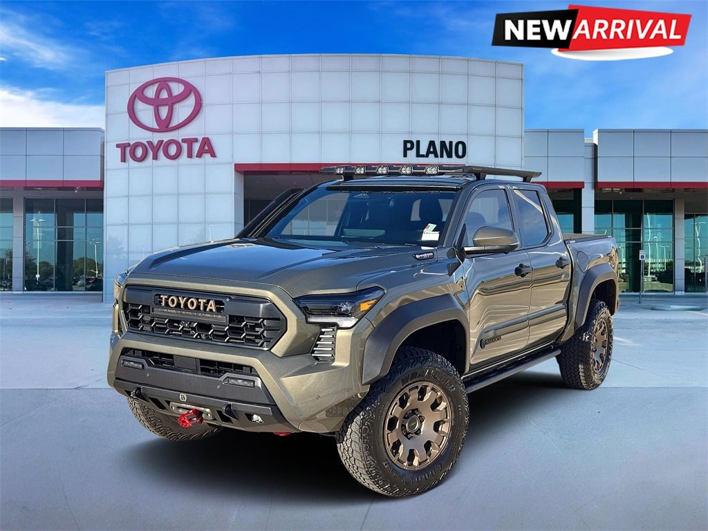 2025 Toyota Tacoma Trailhunter's photo
