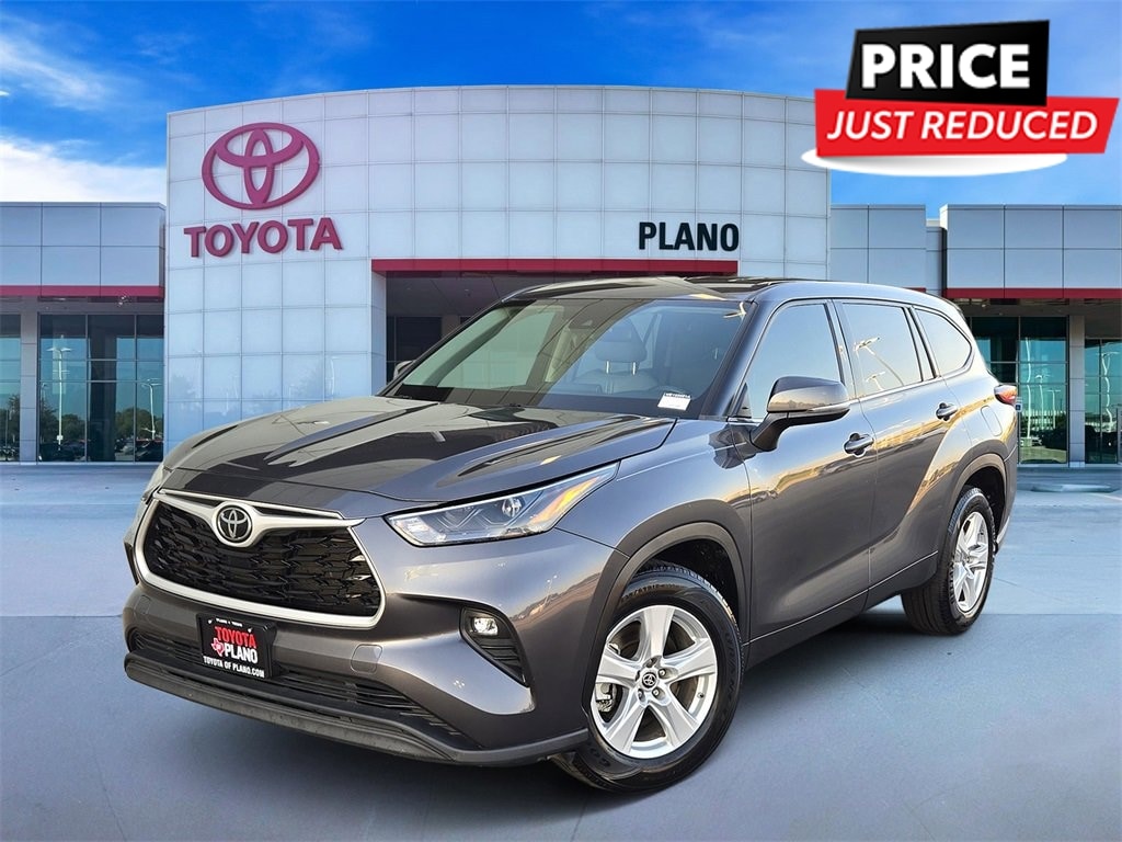 Used 2022 Toyota Highlander LE Sport Utility