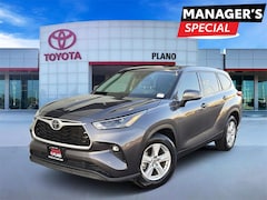 Used 2022 Toyota Highlander LE Sport Utility near McKinney, TX