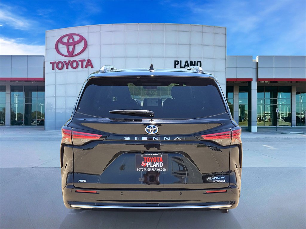 2021 Toyota Sienna Platinum photo 3