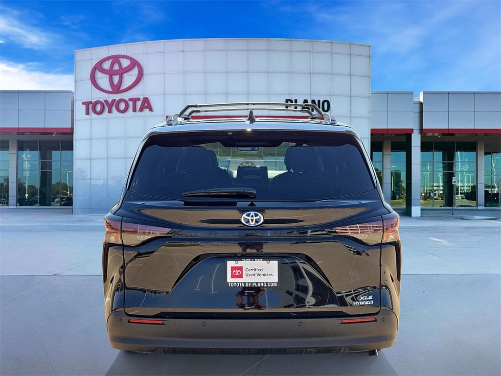 Used 2023 Toyota Sienna XLE Passenger Van