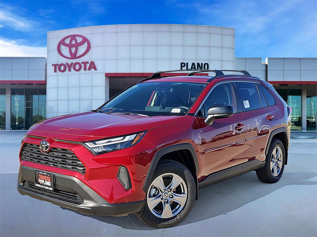 2025 Toyota RAV4 LE's photo