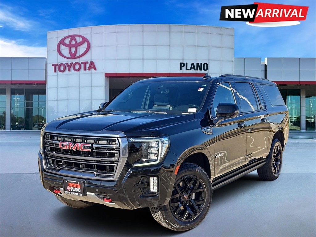 2022 GMC Yukon XL AT4's photo