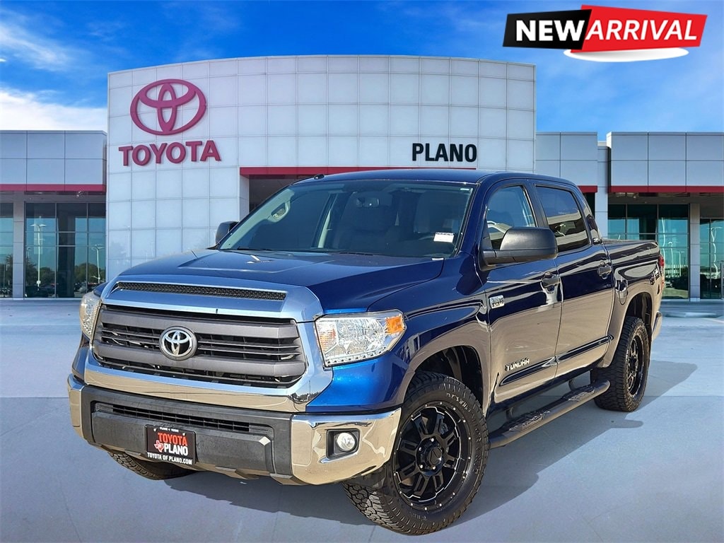 2015 Toyota Tundra SR5's photo