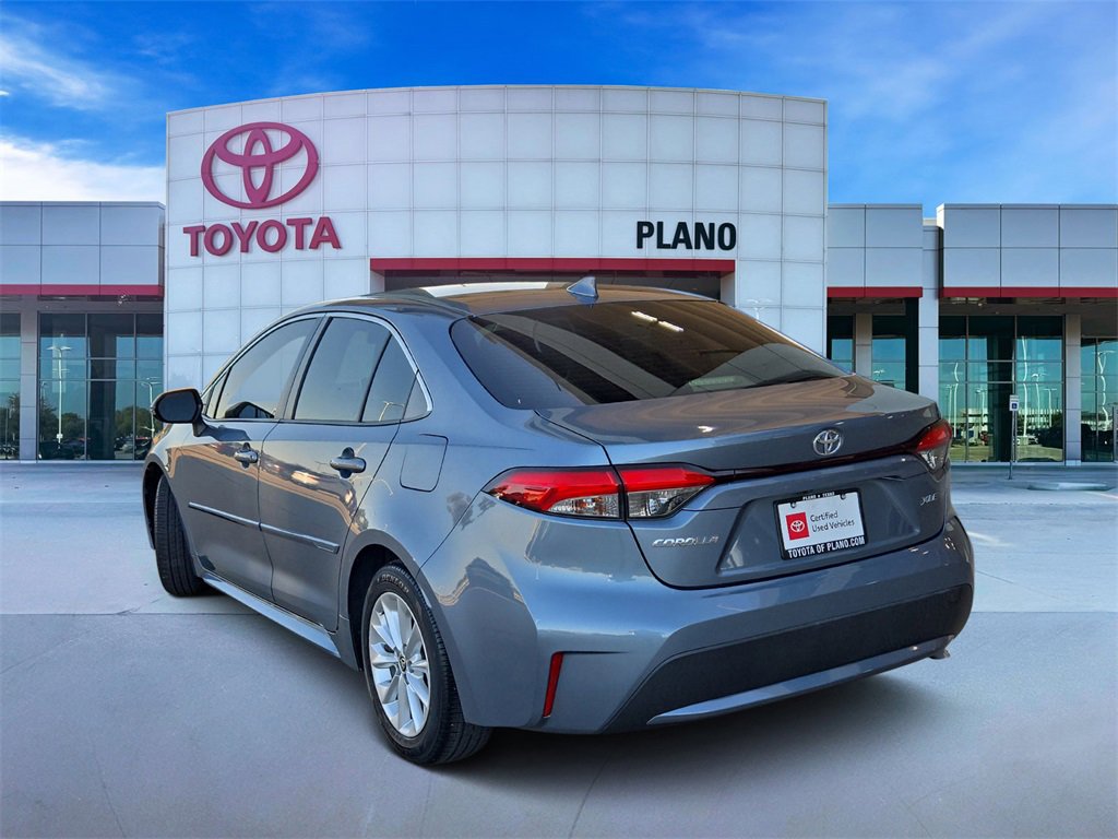 2020 Toyota Corolla XLE photo 2