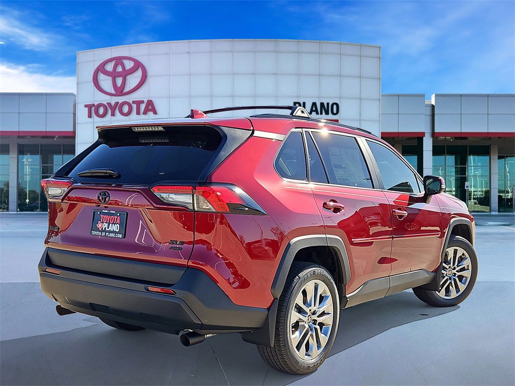 2025 Toyota RAV4 XLE Premium photo 4