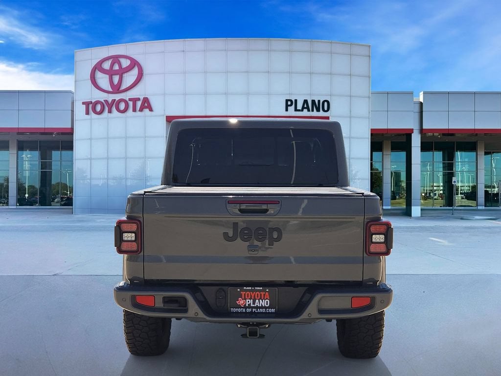 Used 2023 Jeep Gladiator Overland Truck
