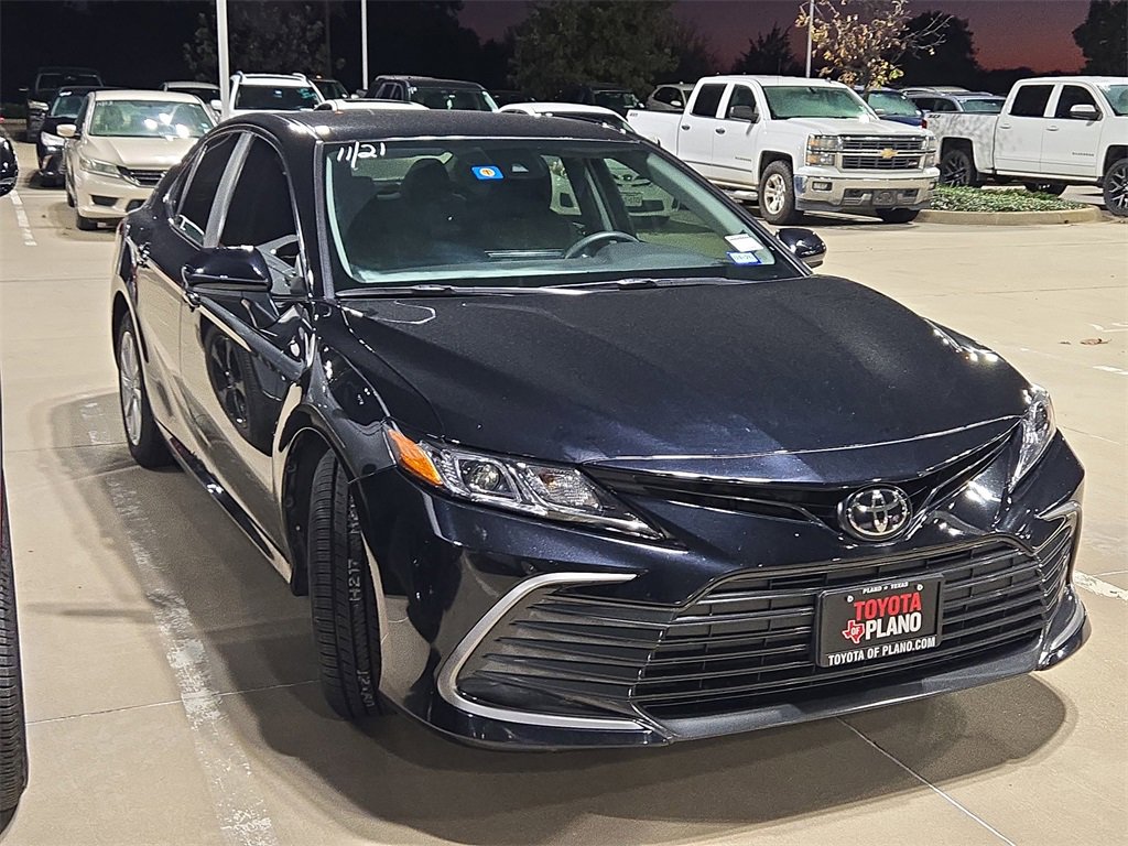 2022 Toyota Camry LE photo 4