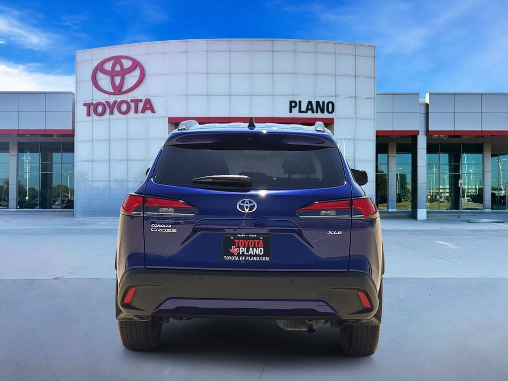 Used 2025 Toyota Corolla Cross XLE Sport Utility