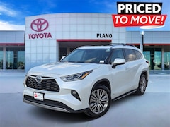 Used 2022 Toyota Highlander Hybrid Platinum Sport Utility near Dallas, TX
