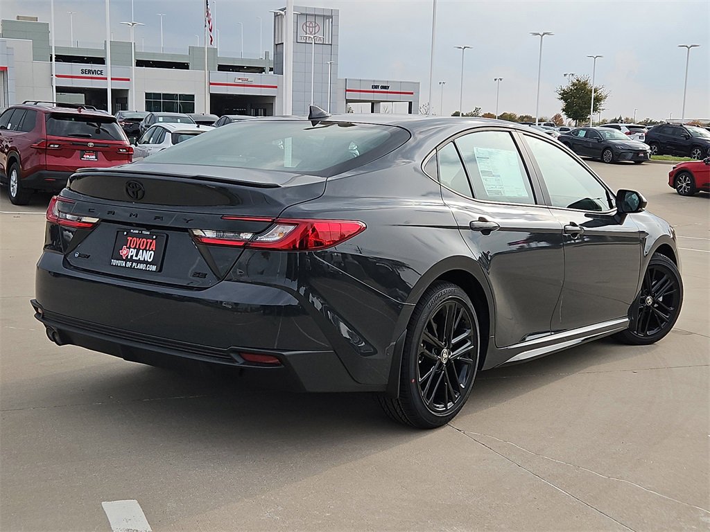 2026 Toyota Camry SE photo 4