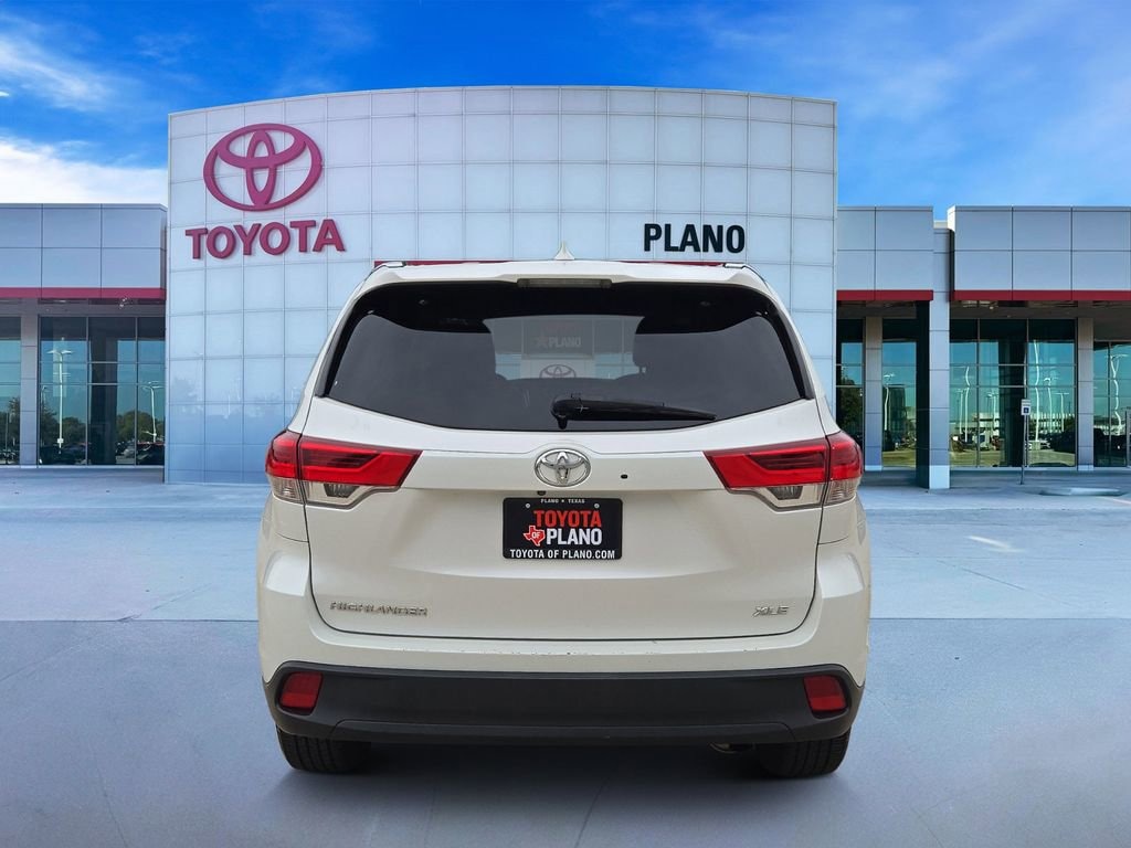 Used 2019 Toyota Highlander XLE Sport Utility