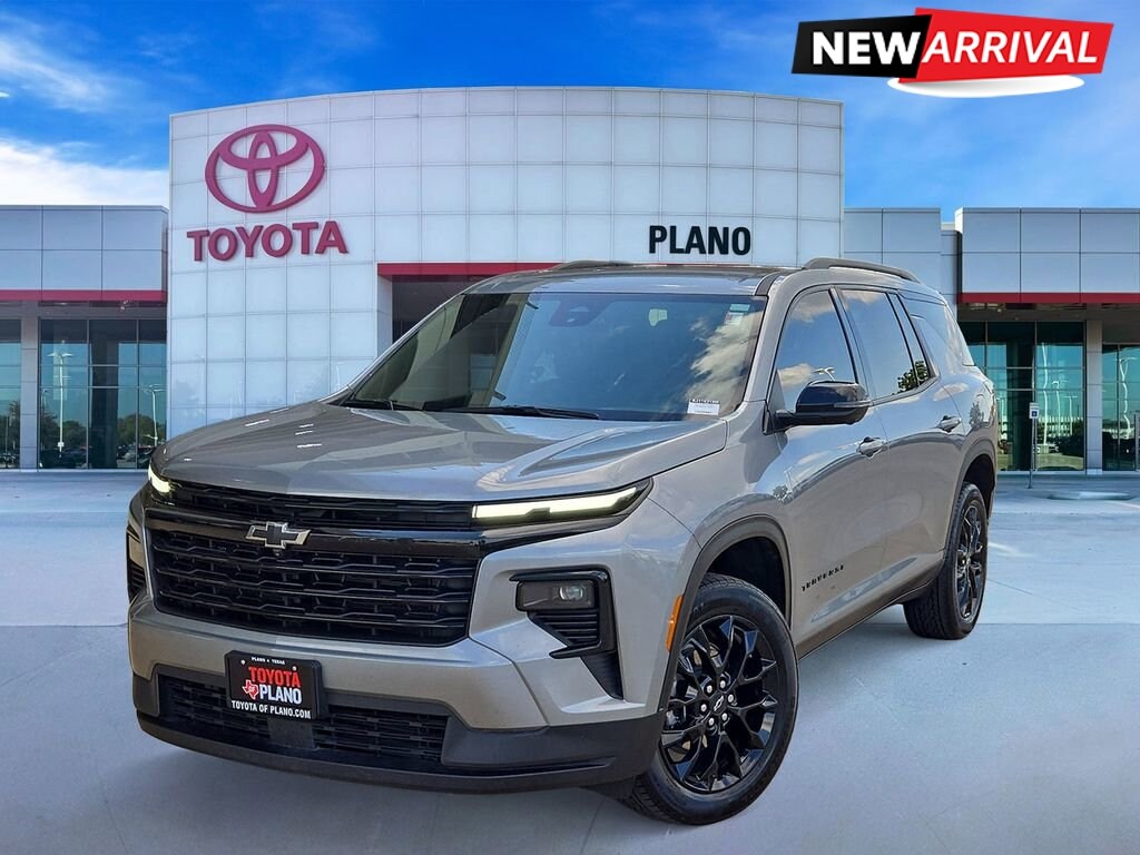 Used 2025 Chevrolet Traverse LT Sport Utility