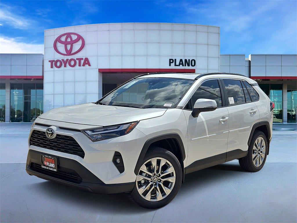 2025 Toyota RAV4 XLE Premium's photo