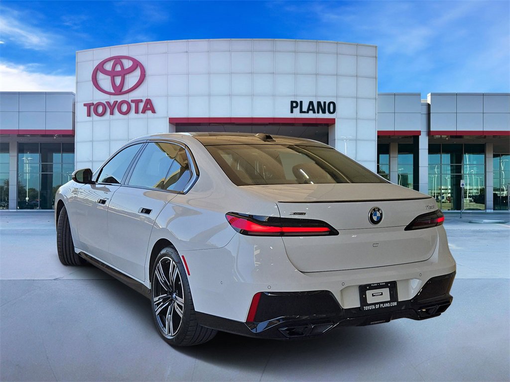 2023 Bmw 760i xDrive photo 2