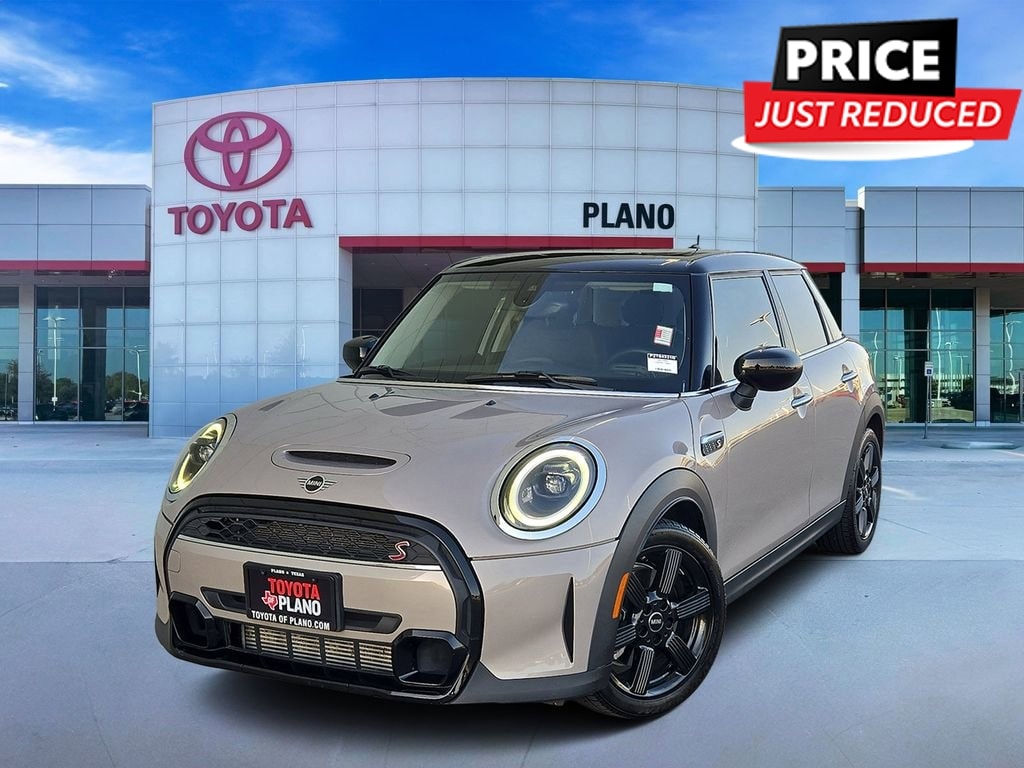 2023 MINI Hardtop Cooper S's photo