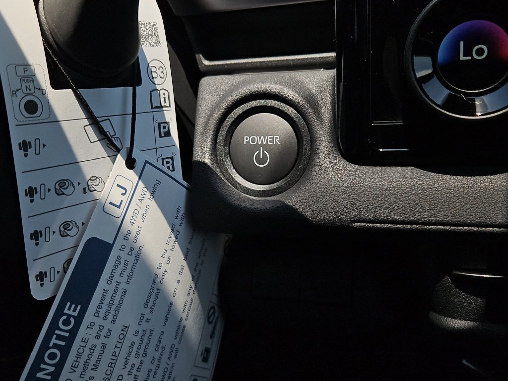 2026 Toyota C-HR SE - Photo 30